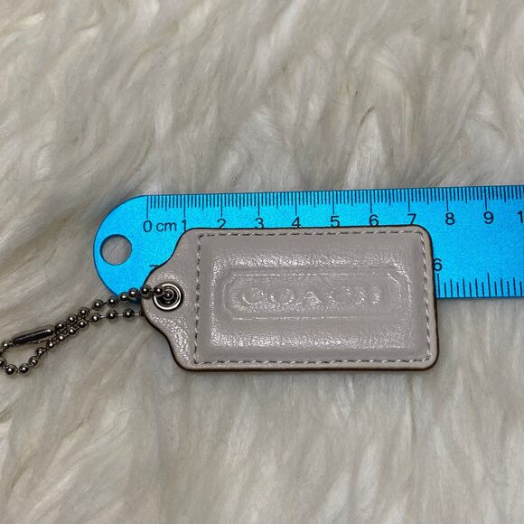 Coach Leather Tag - Picture 1 of 2